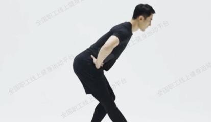 31 俯身大腿后側動態(tài)拉伸