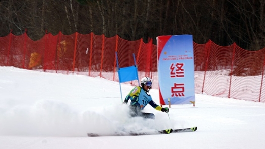 組圖來襲！看全國職工冰雪運動挑戰(zhàn)賽熱“雪”現(xiàn)場