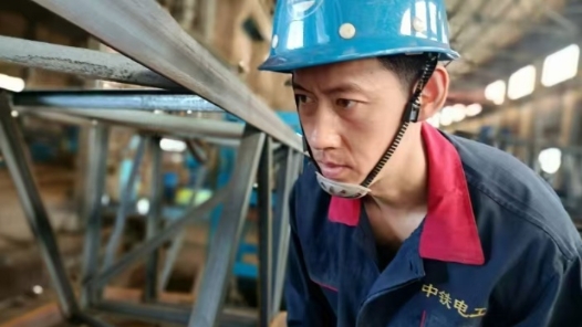 焊花映匠心 帶徒傳藝守初心